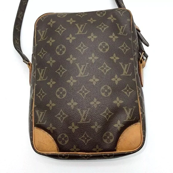 Authentic LOUIS VUITTON Danube Monogram Crossbody GM Bag LV - Picture 3 of 16